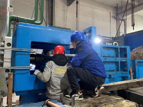 कोपेरियन ZSK320 ट्विन-स्क्रू एक्सट्रूडर गियरबॉक्स का सफल प्रमुख ओवरहाल